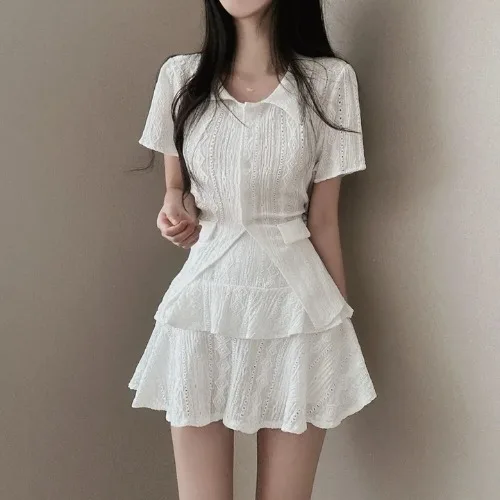하얀색