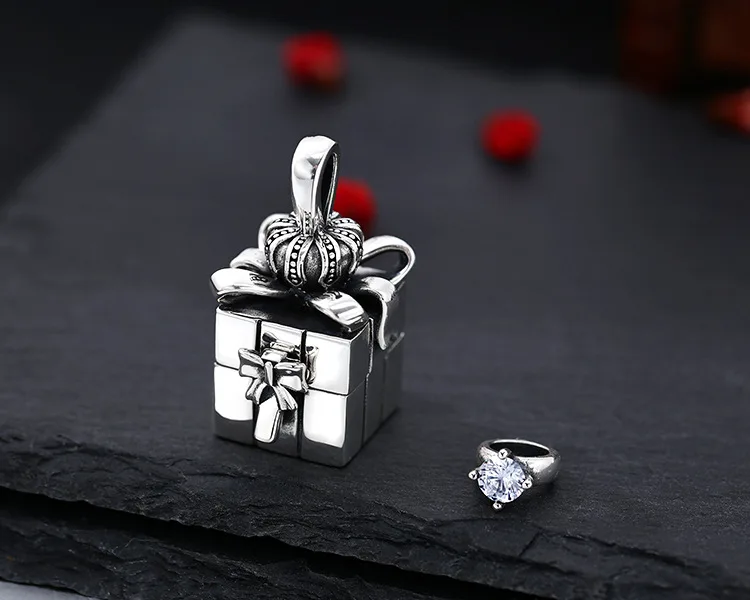 Wholesale 925 sterling silver pendant can be opened in gift box, crown ring necklace pendant, Thai silver vintage antique antiqu