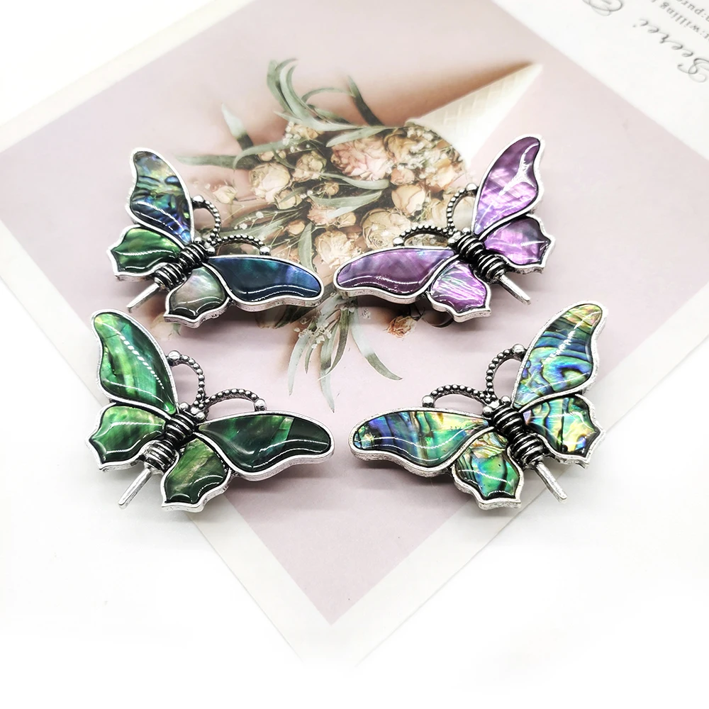 

Natural Shell Brooches Butterfly-shape Dyed Abalone Shells Perforated Pendant Charms Ladies Jewelry Necklace Costume Accessories