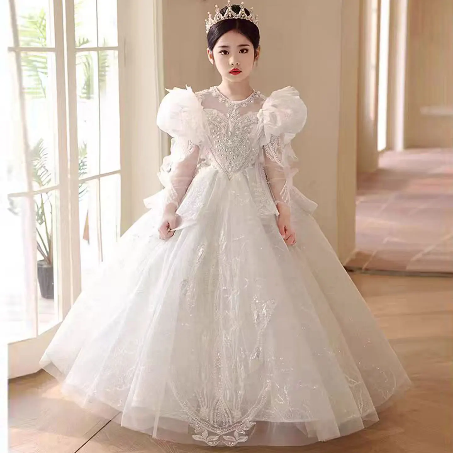 

Luxury White Crystal Girl Dress Court Train Long Sleeve Arab Kids Princess Wedding Birthday Party Pageant Gown J324