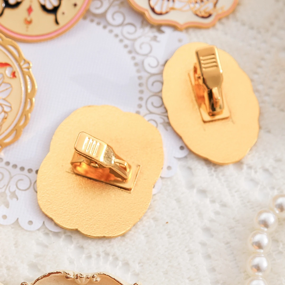 قطعة واحدة من مشبك الإشارة المرجعية المعدني بنمط زهور الفراشة، حرفية منقوشة، لمشبك تزيين تخزين المستندات المكتبية للدراسة.