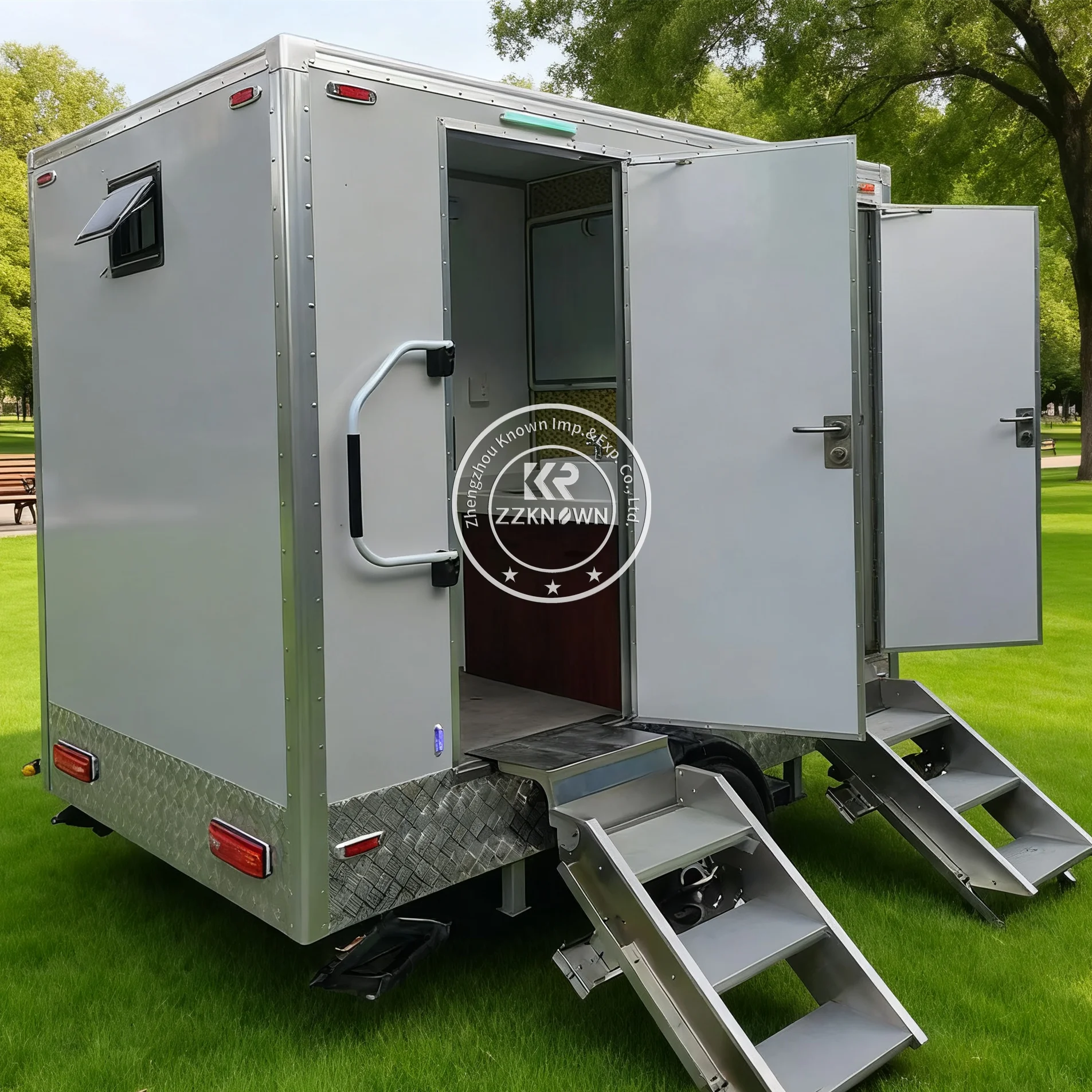 Rimorchio da bagno portatile con opzioni personalizzate Rimorchio mobile per WC da campeggio pubblico Bagno da campeggio su ruote