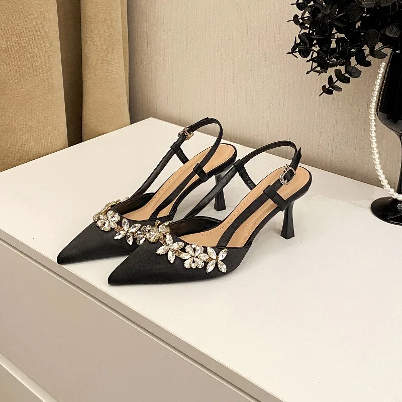 2026 ربيع جديد الموضة 7.5 سنتيمتر صنادل عالية الكعب المرأة المياه الماس مثير الصنادل تنوعا