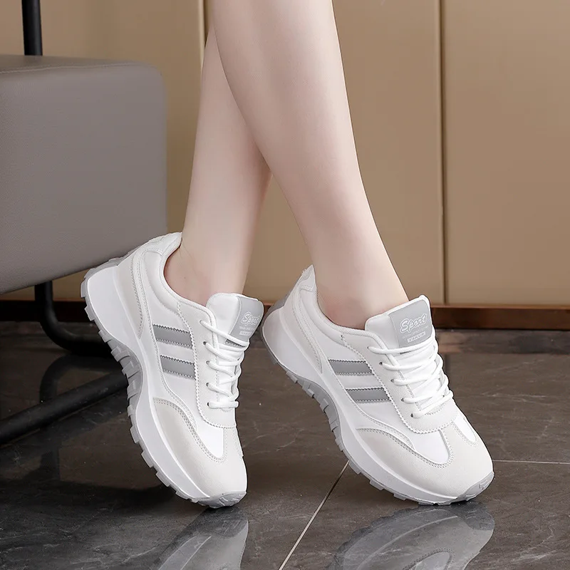 Women's Thick-Soled Casual Board Shoes Leather Sports Footwear Trend for Middle-Aged And Young Runners Spring Autumn