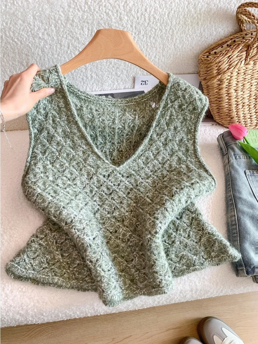 

Весна 2026: Корейский вязаный жилет с V-образным вырезом и ажурными элементами, женский, маленький размер, утягивающий топ, повседневный, свободный крой, мягкий трикотаж.
