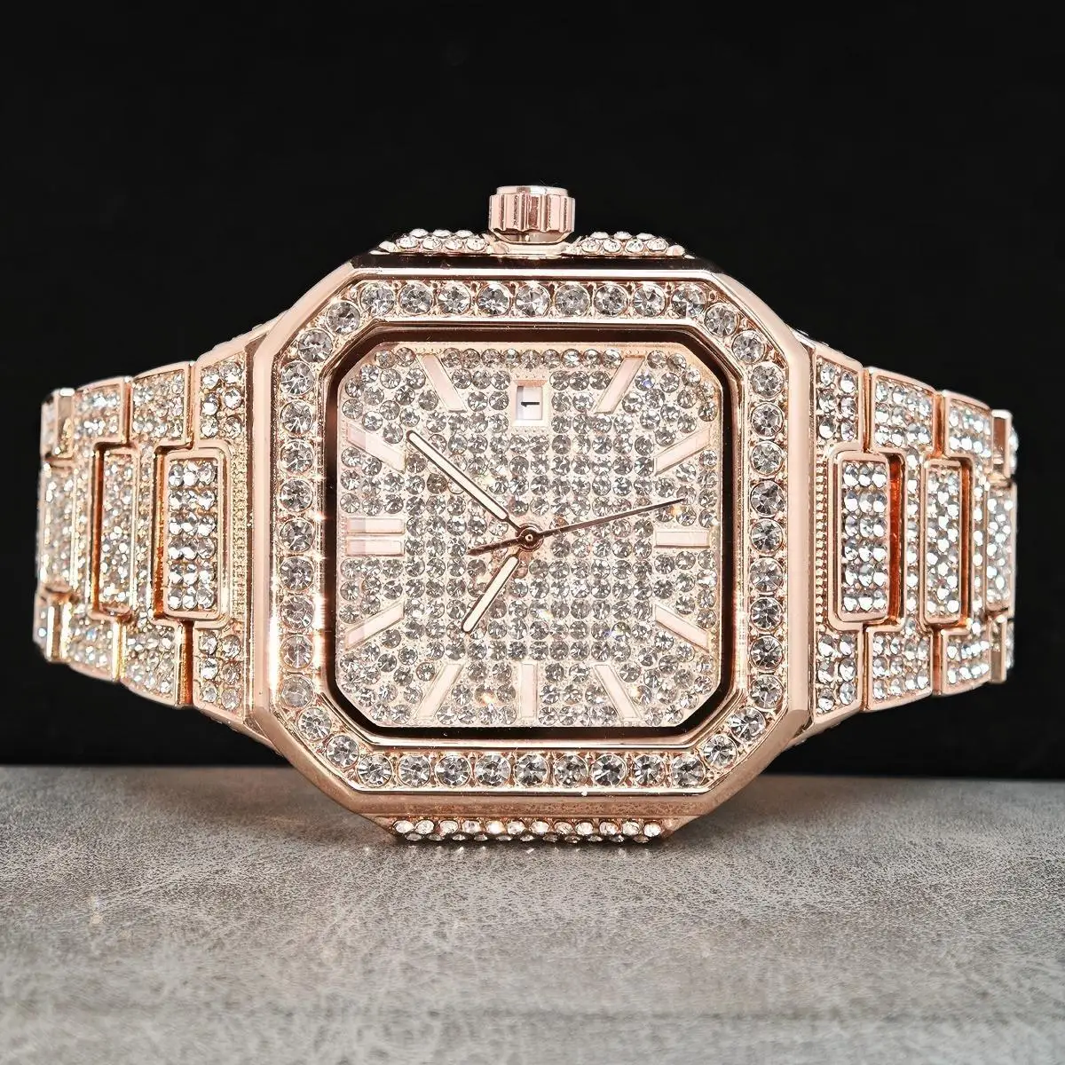 

UNIGUET Роскошные розовые часы для мужчин, модные водонепроницаемые кварцевые часы в стиле хип-хоп, квадратные наручные часы со льдом и бриллиантами, мужской подарок, новинка 2023 г.