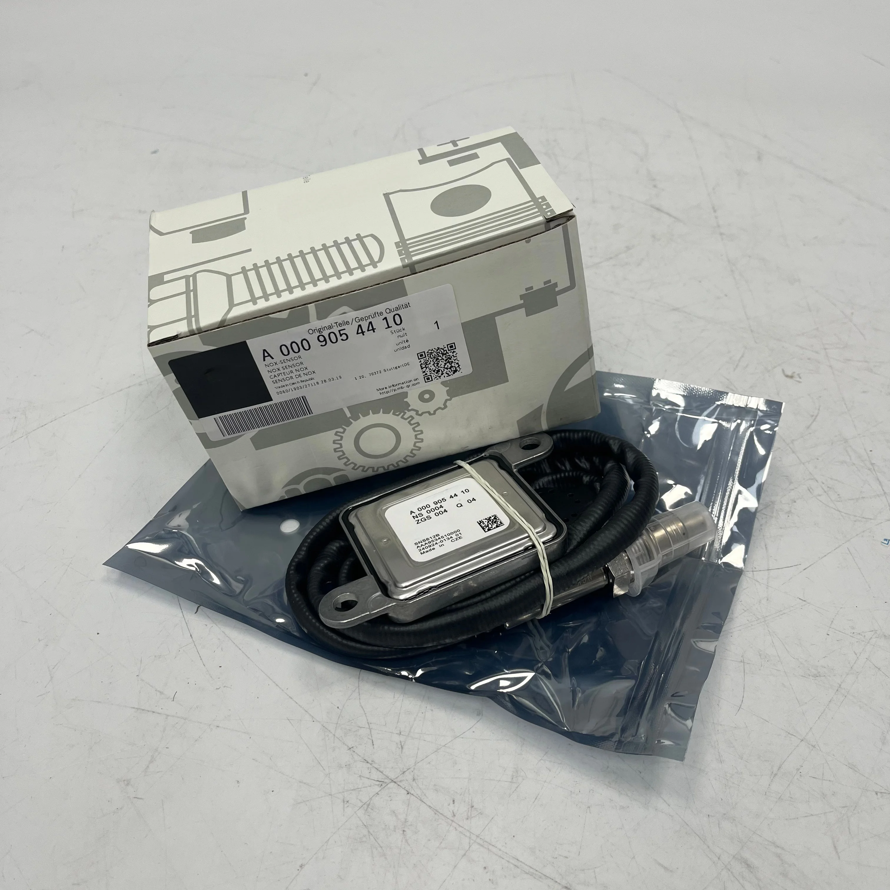 Nuovo Sensore Di Azoto E Ossigeno Originale A0009054410 Per Modelli Diesel Mercedes-Benz C E S-CLASS M GL GLE-CLASS Sprinter Vito V-CLAS-image