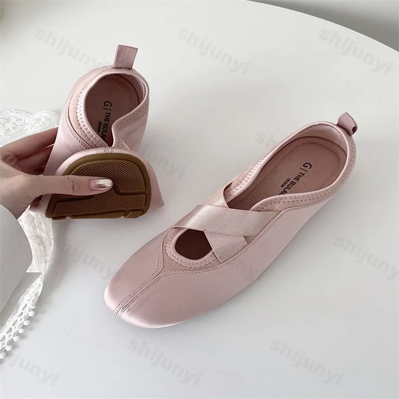 

Women Retro Ballet Flat Shoes Autumn Fashion Anti Slip Outdoor Casual Shoes Female Mary Jane Flats Elegant Banquet Zapatos Mujer