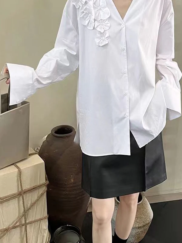 

plus Size 300 Pounds V-Neck 3D Flower Shirt Women's Fashion Slimming High-End White Shirt Autumn Season French Style Loose Fit