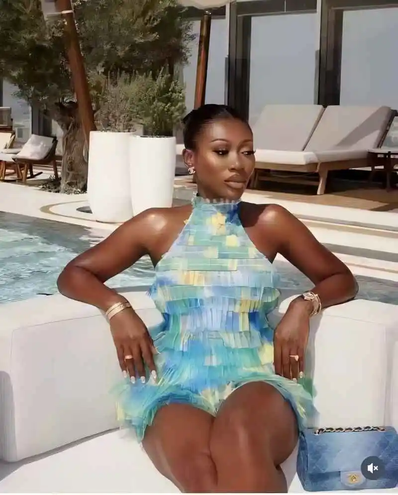 Nova malha bolo gradiente halter pescoço sexy sem costas design para mulheres quente menina festa de aniversário curva-abraçando ajuste em camadas vestidos de baile