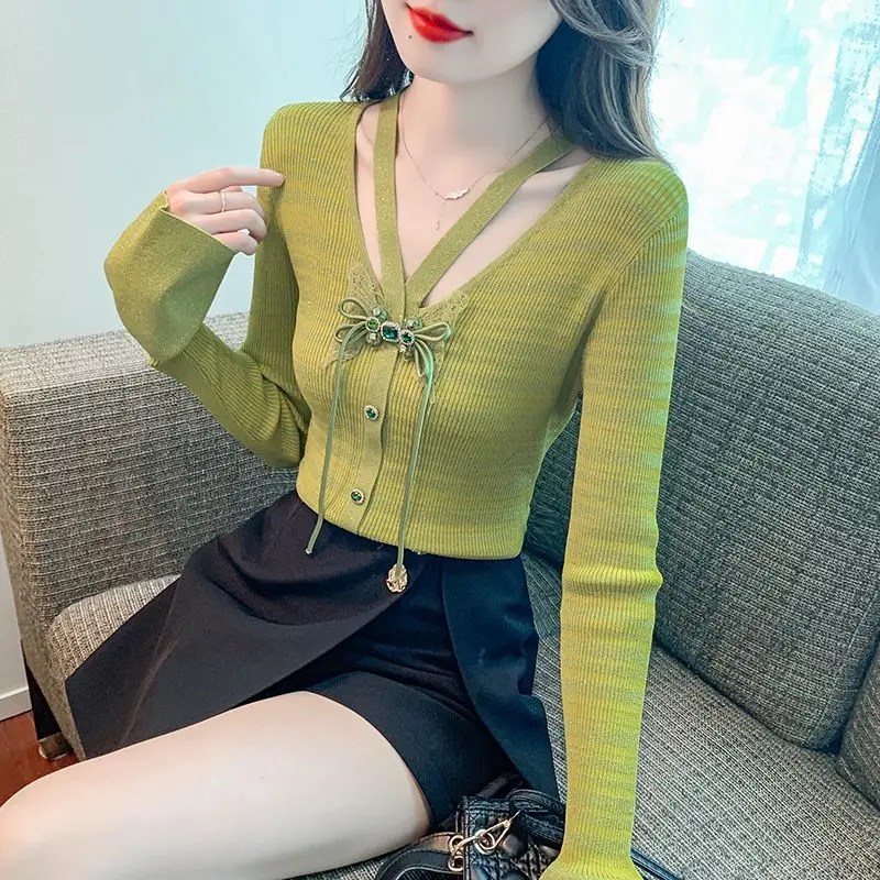 Fashion Chic Autumn Women Solid V-Neck Hollow Out Embroidered Flares Temperament Long Sleeve Slim Pullovers Bottoming Shirt Tops