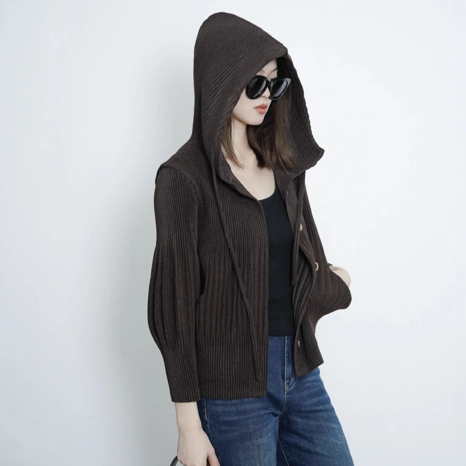 

Miyake Pleated 2025 New Thick Knit Sweater Tops Women Senior Sense of Autumn and Winter Clothing Pleated Hooded Cardigan Jacket
