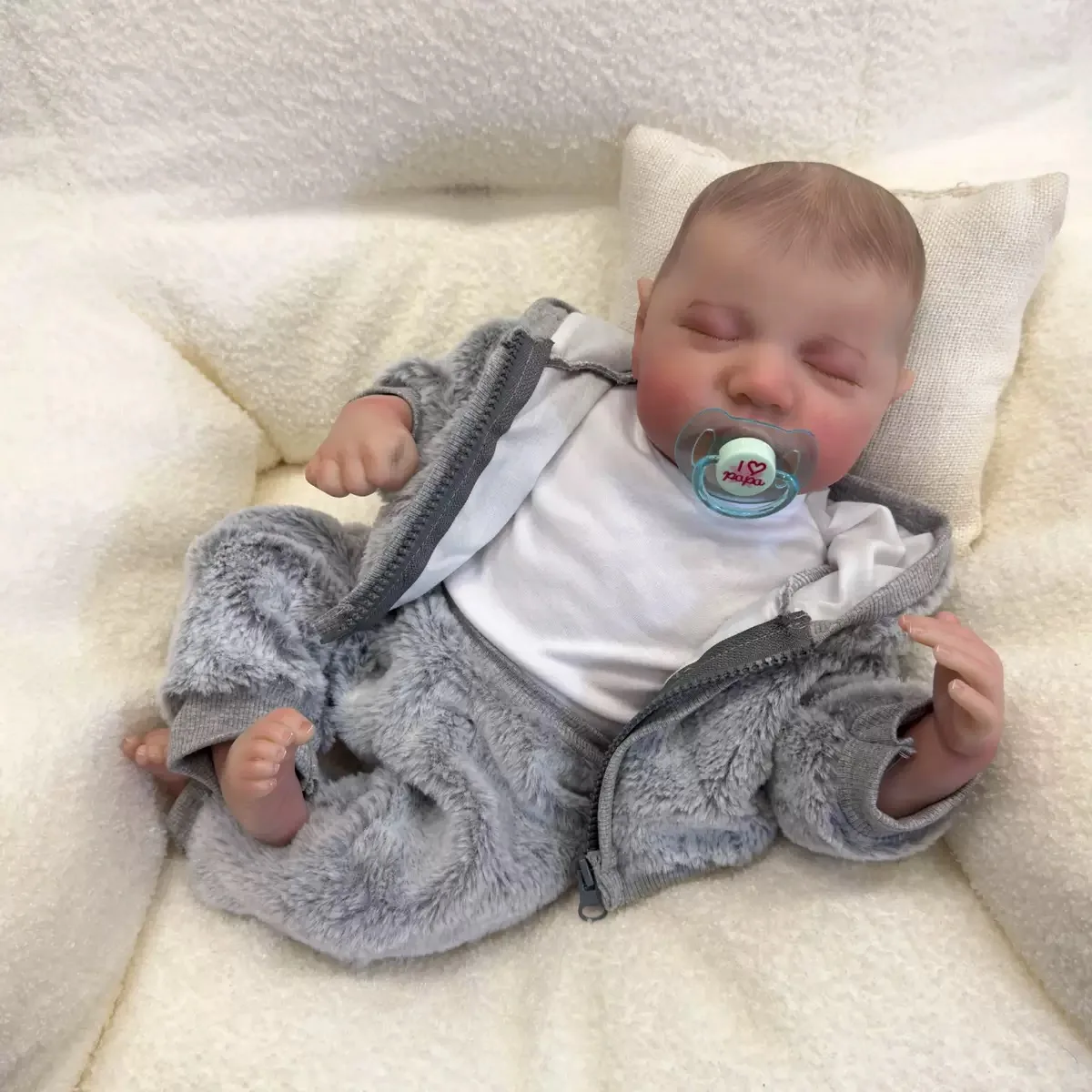 Bambola da bambino rinata Levi da 19 pollici dettagliata dipinta a mano Real Soft Touch Peluche da collezione per bambini Bambola realistica Regalo ideale per i bambini