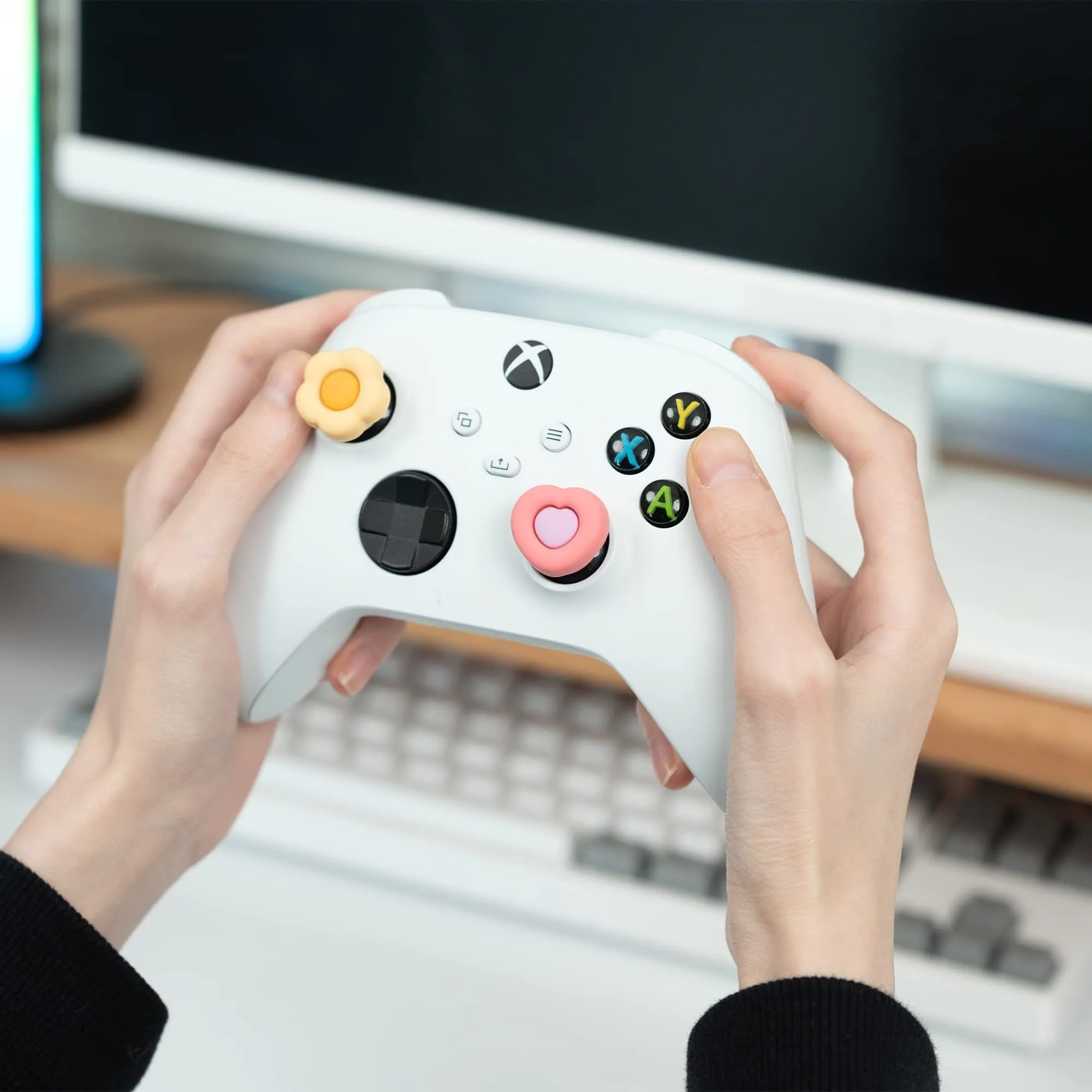 GeekShare 4Pcs Heart Flower Thumb Grip Caps for PS4 PS5 Switch Pro Controller,Silicone Thumbsticks Cover Caps Set for Xbox One