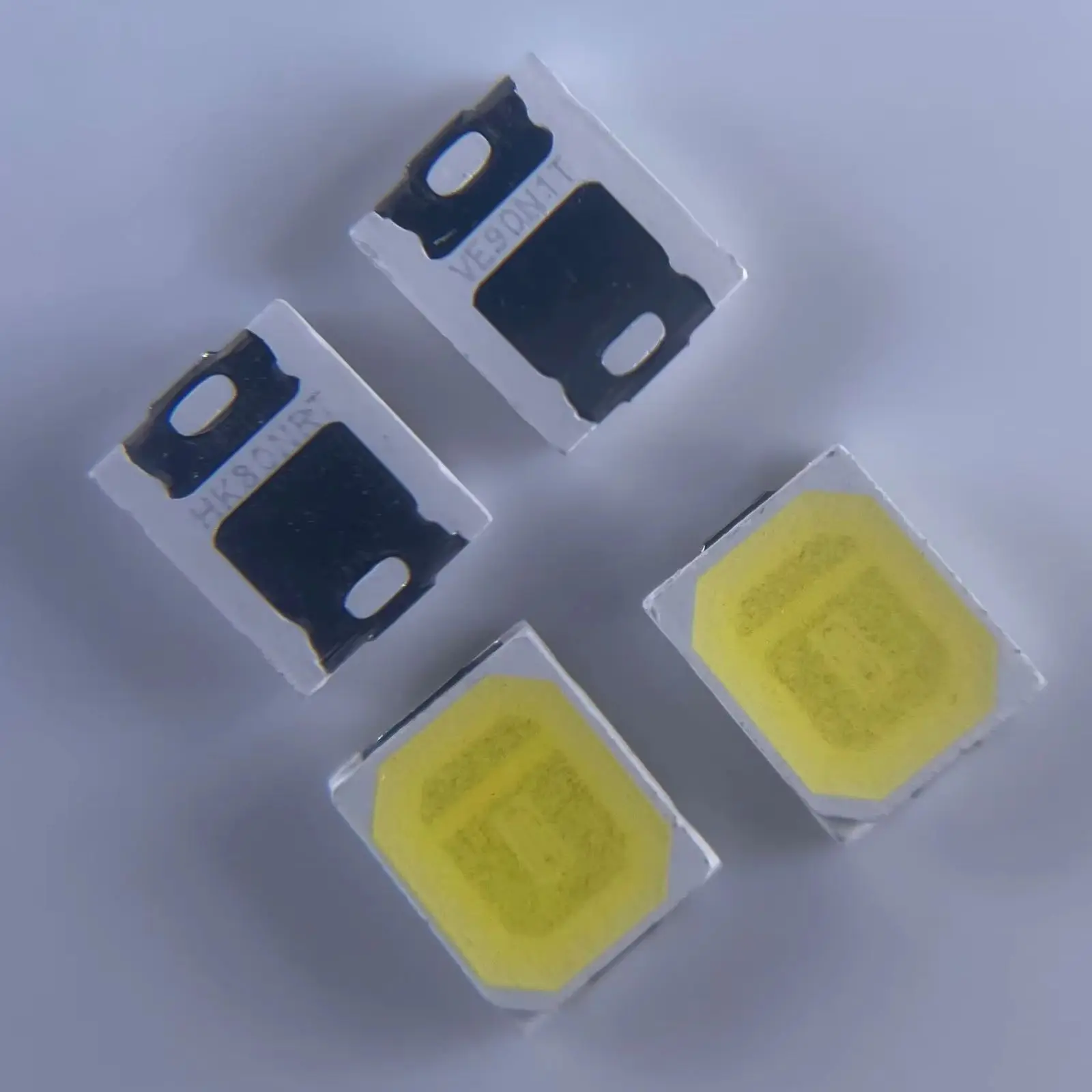 4000 ชิ้น/ม้วน 2835 STW8A12D-E2 U0C32Y2 LED Die Diode 3V 0.5W สีขาว 5000K สําหรับแสง Electronics