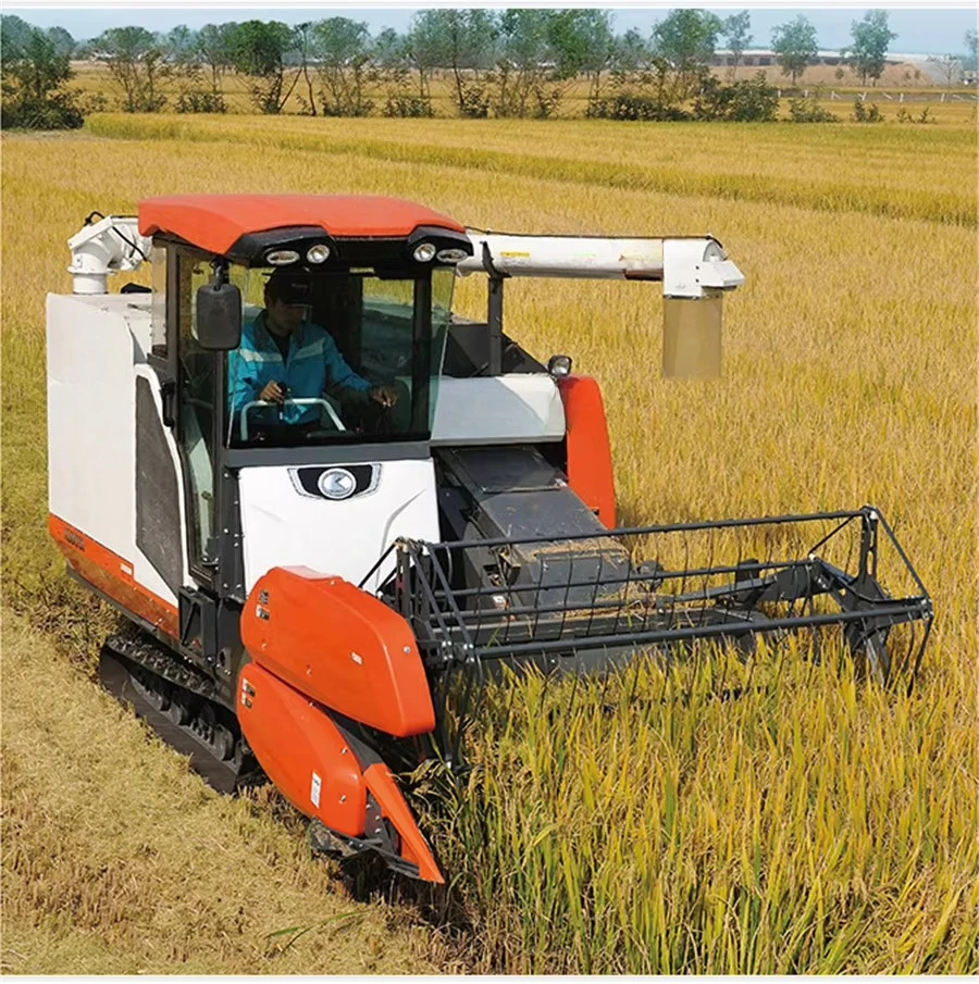Farming Agriculture Video - Mietitrebbia per la raccolta di riso