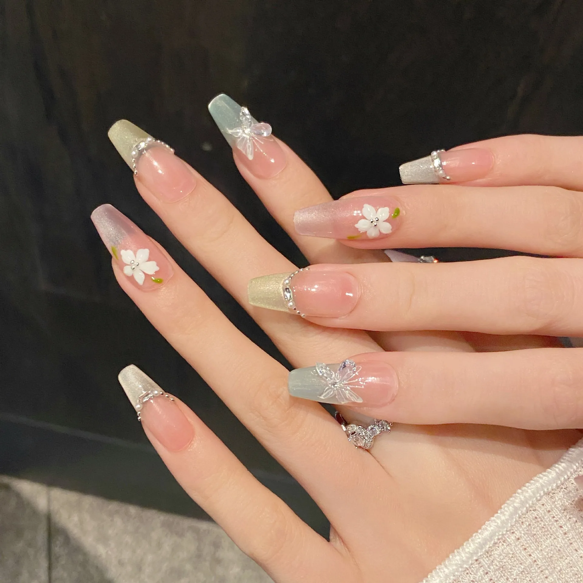 10 قطعة الصحافة اليدوية على الأظافر الوردي الأخضر الفرنسية عين القط الأظافر وهمية يمكن ارتداؤها قابلة لإعادة الاستخدام الأظافر الكورية كاذبة مع ديكور الفراشة #3