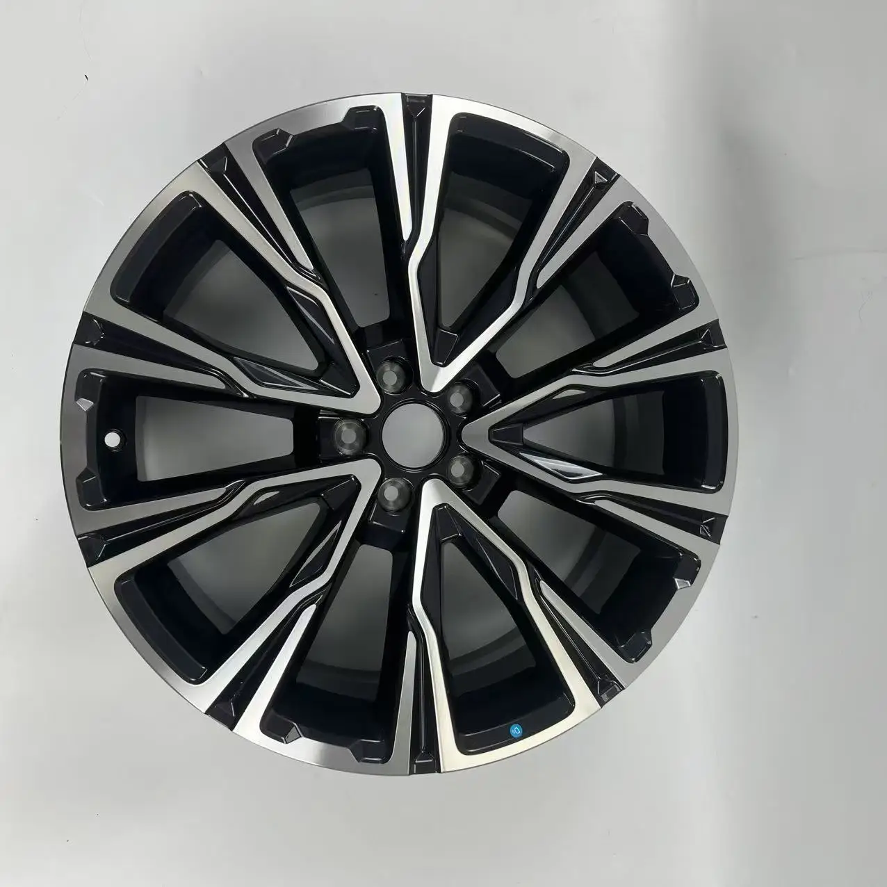 

Suitable for Jietu X70 wheel hub 20 inch original and genuine matching aluminum alloy steel ring
