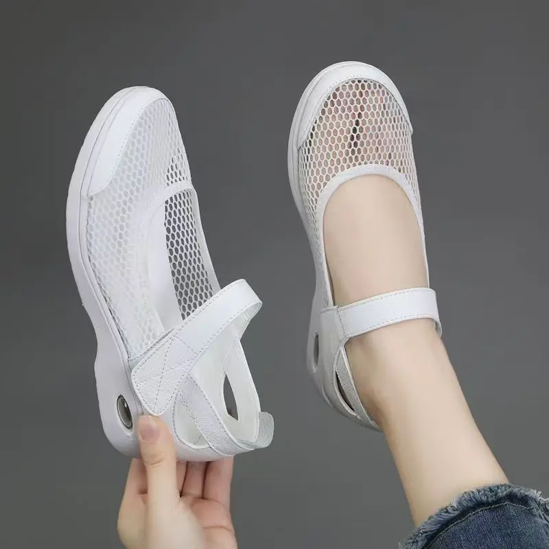 المرأة الصيف جديد جلد شبكة الهواء خففت حذاء كاجوال لينة وحيد عدم الانزلاق تنفس الفيلكرو أحذية عمل أحذية ممرضة خفيفة