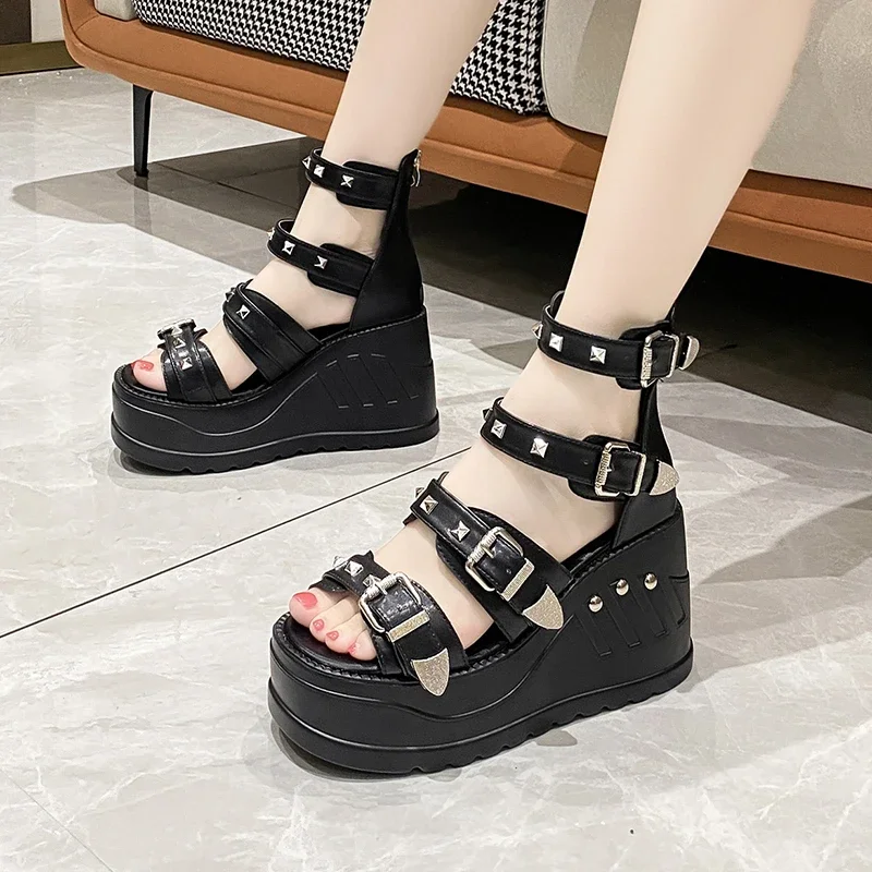 

Women Wedges Sandals High Heel Gothic Punk Comfy Walking Zip Chains Fashionable Summer Platform Sandal Woman Shoes Large Size 43