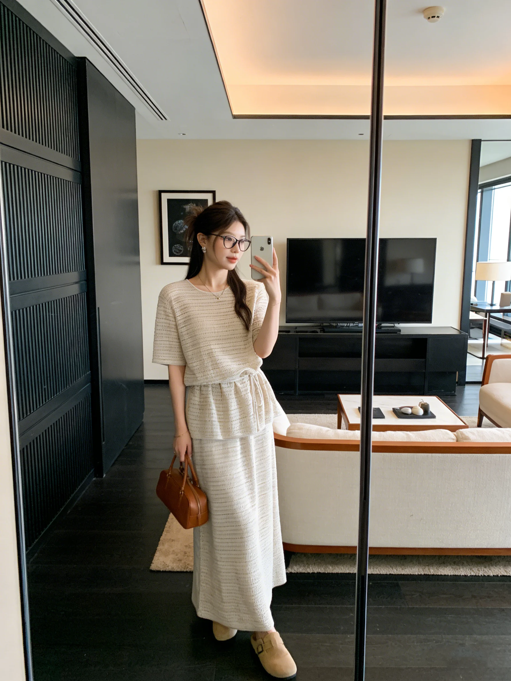 

Korean Style Casual High Waist Knitted Short Sleeve Top And Skirt Set with Belt Slimming Drapey Two Piece Fashion Ensemble