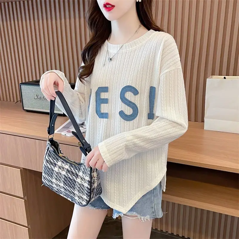 

Autumn Irregular Loose Slit Women's 2024 New Spliced O-Neck Letter Fashion Minimalist Casual Versatile Long Sleeved T-shirt Tops