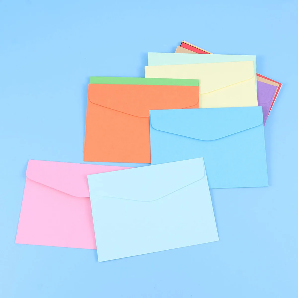

100pcs Blank Envelopes Mini Natural Paper Flap Envelopes For Gift Cards Wedding Stationery Candy Colors Solid Color Photo Letter