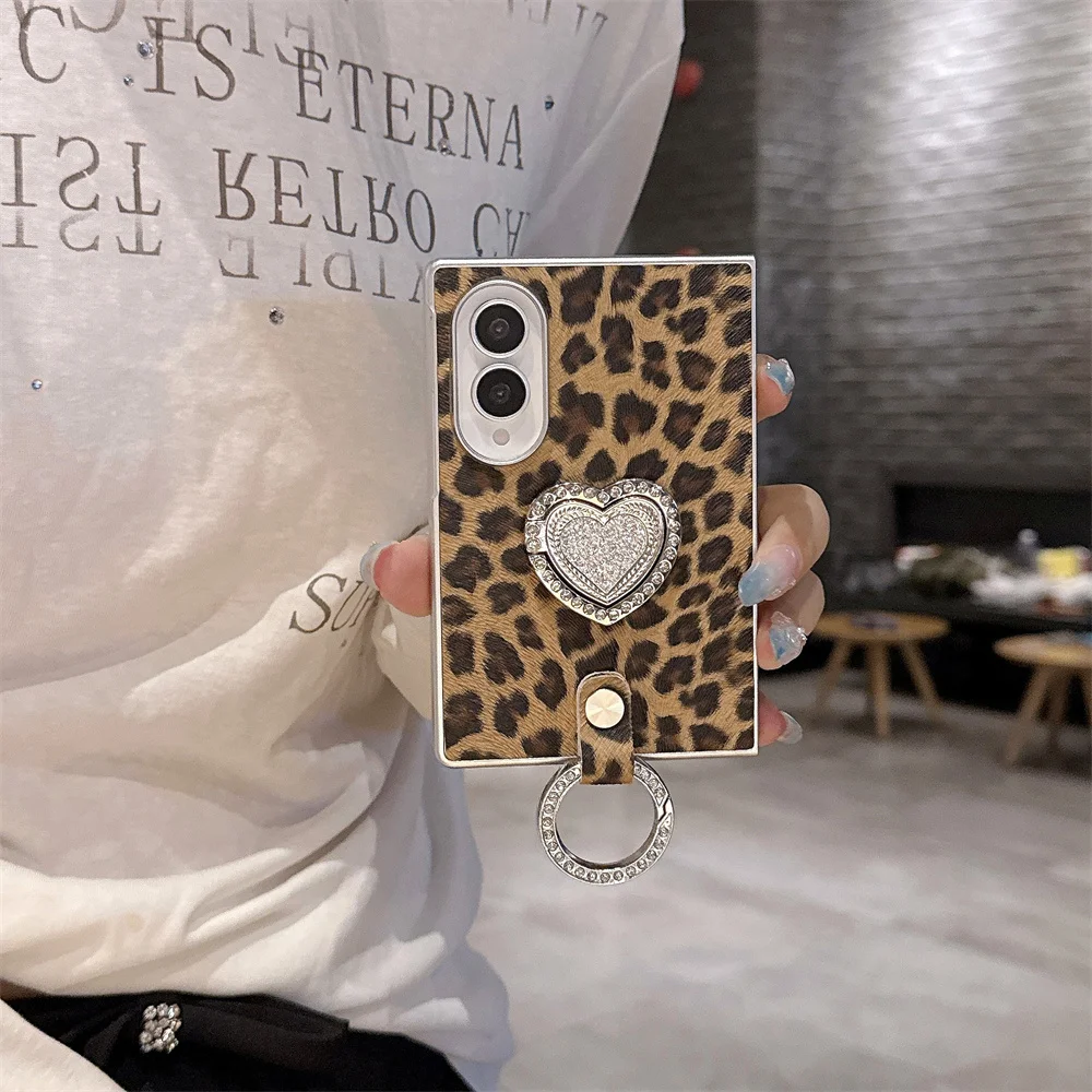 New 2026 Cute Retro Leopard Print Phone Case for Samsung Galaxy Z Fold 4 5 6 7 8 Ultra Cover Diamond Heart Stand Ring Buckle