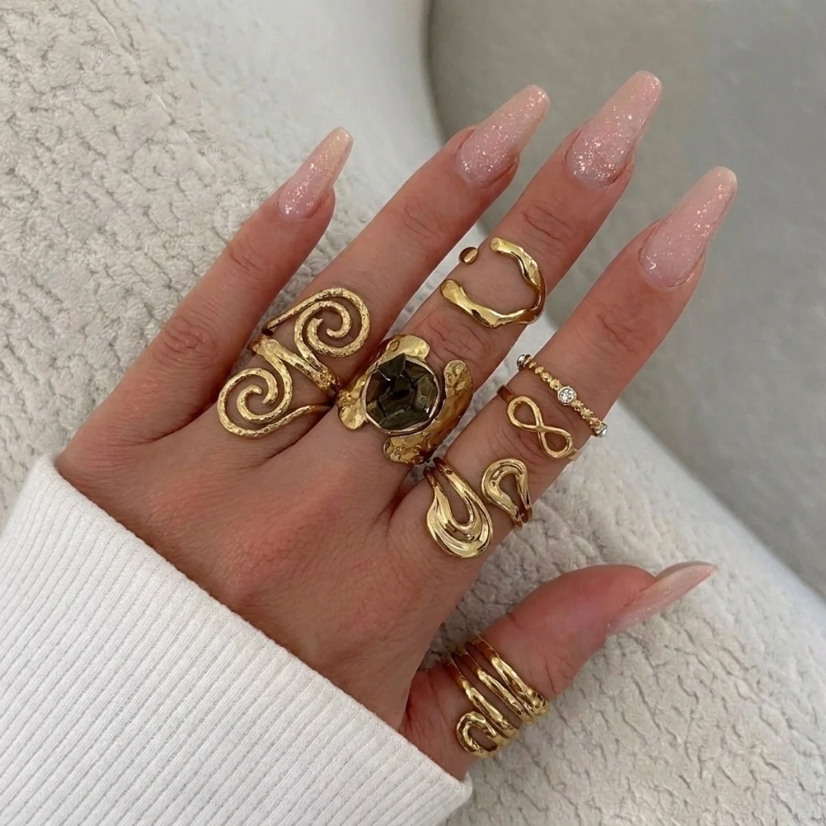 Edelstahl-Spiralring mit Lava-Infiniti-Schleifenmuster, gehämmert, für Damen und Herren, unregelmäßiger, strukturierter, geometrischer Ring, Punk-Schmuck – Detail 11