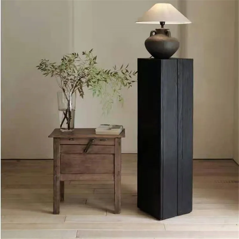 carbonized black log chopping block B&B decoration European stump creative solid wood household low stool corner?