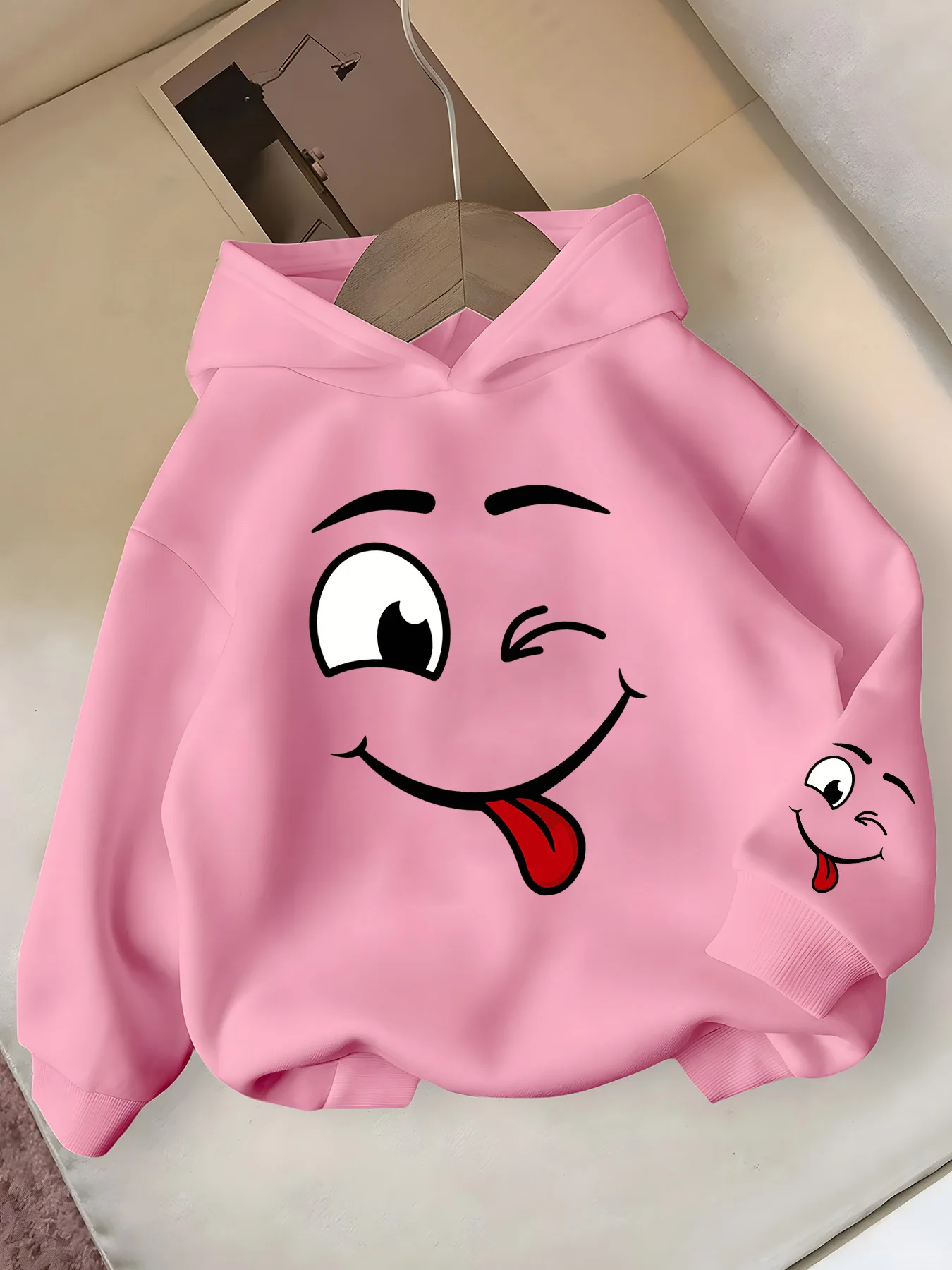 New autumn/winter stylish printed hooded sweatshirt, girls' size, suitable for boys and girls aged 6-12, Christmas gift.