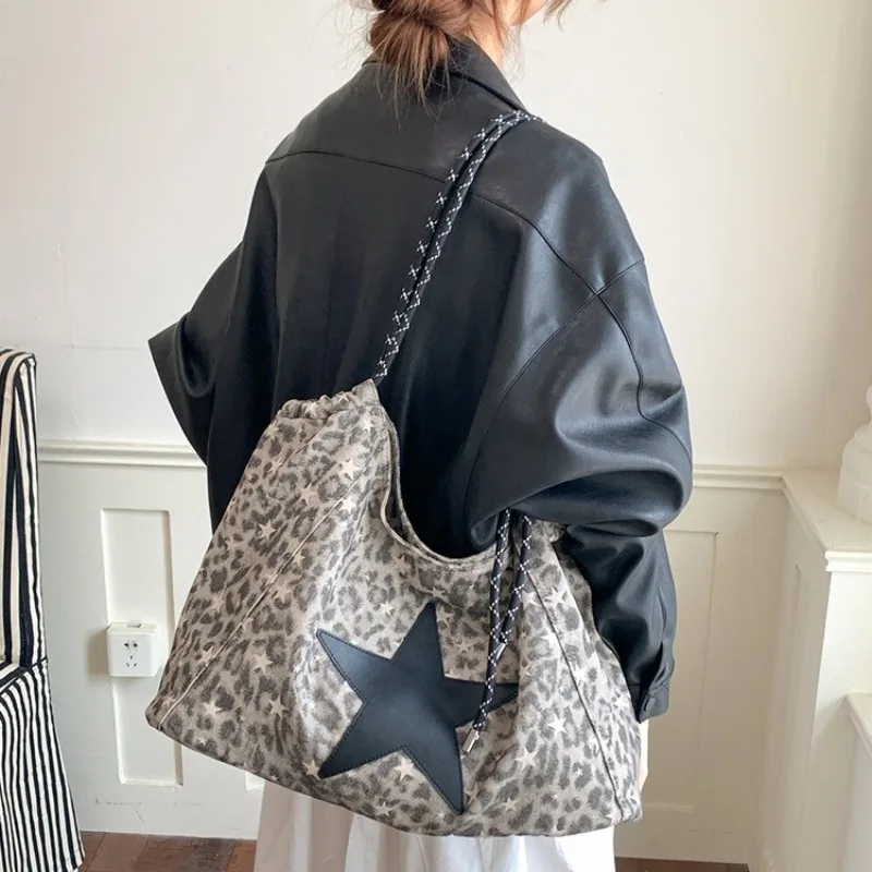 Niche Casual Large Capacity Tote Bag New Leopard Star Print Fashion Shoulder Crossbody Bag Commuting Underarm Bag for Women