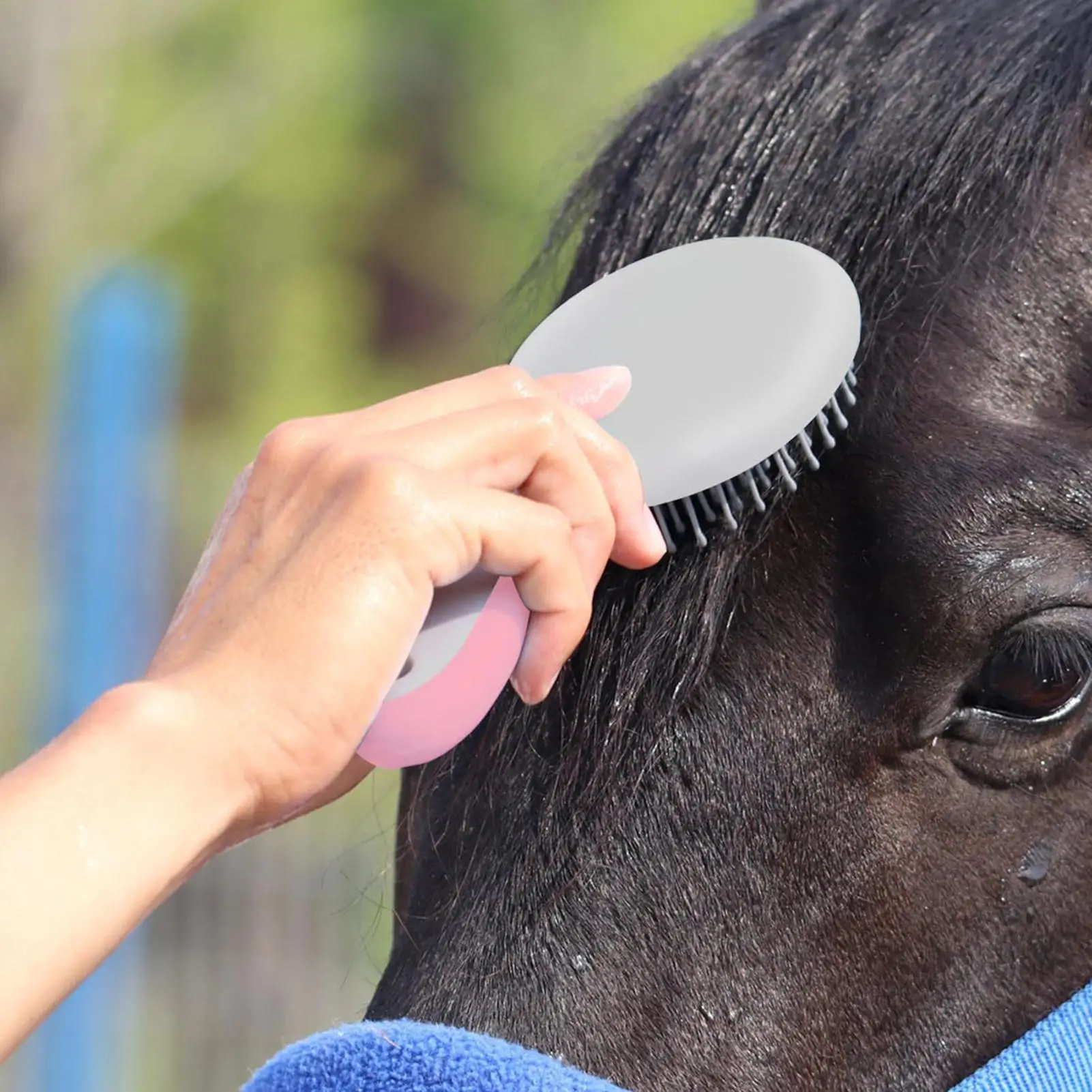 Mane Pulling Comb for Horses Mane and Tail Brush Horse Grooming Brushes with Humanized Handle Horse Pet Massage Brush Horse Hair view 2