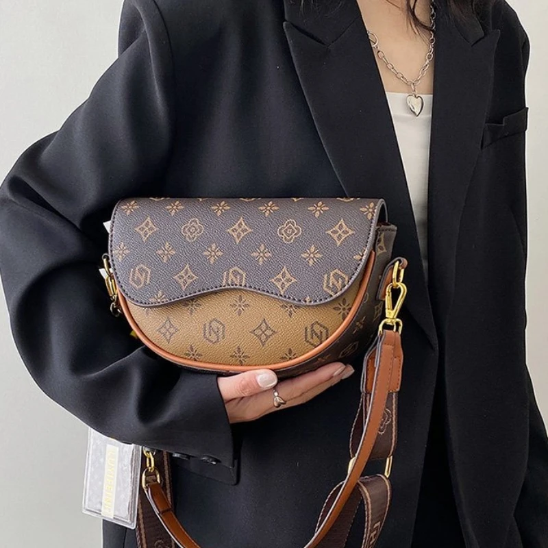 

Высококачественная седельная сумка в стиле ретро, женская модная маленькая сумка через плечо широкой ширины, женская сумка на одно плечо с цепочкой с принтом