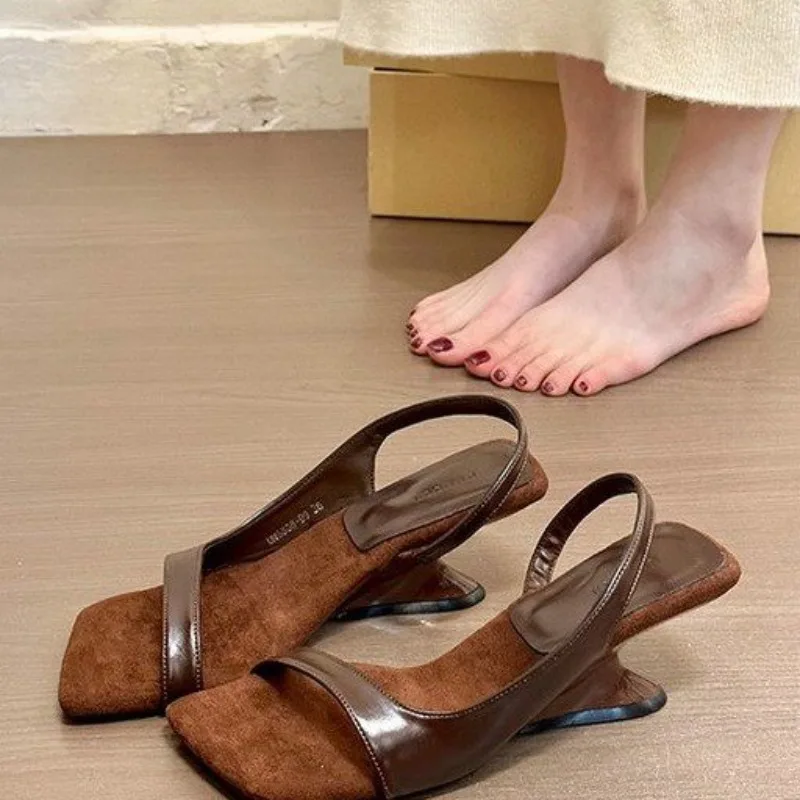 2025 New Chunky Heels French Vintage Square Toe Pop-Toe Women's Sandals