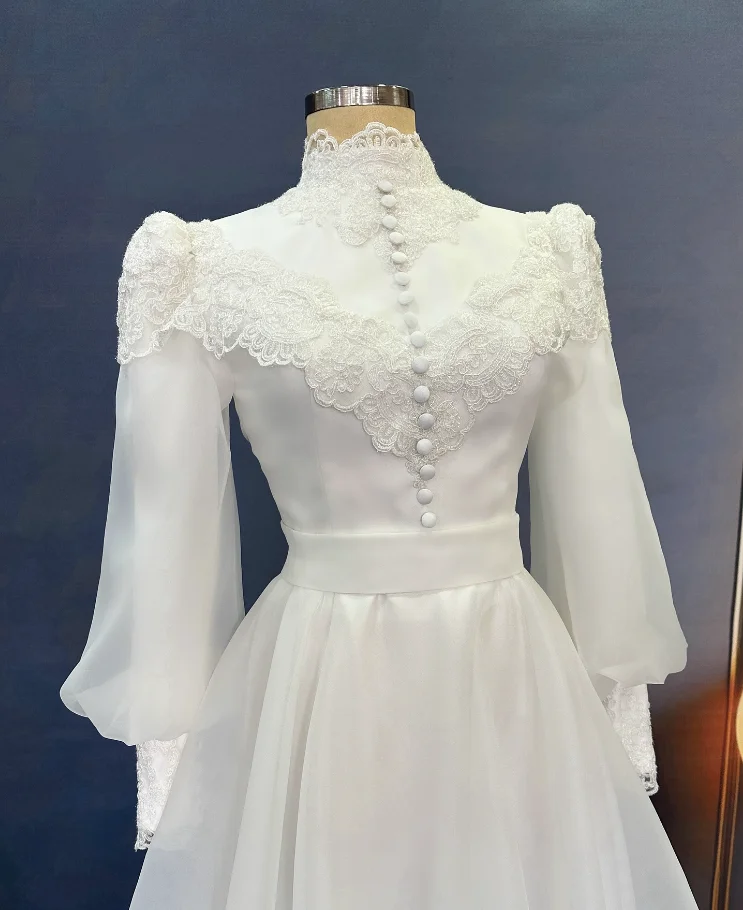 Spitzenapplikation Muslimischer Kaftan Brautkleider Stehkragen Langarm Naher Osten Kirche Garten Brautkleid Outfit Maßgeschneidert