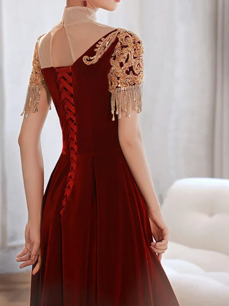 Vestidos de fiesta de boda empalmados de encaje de terciopelo chino de moda personalizados exquisitos apliques florales de lentejuelas vestido con
