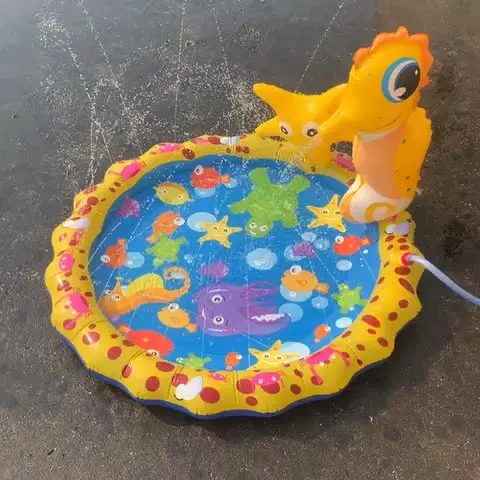 الأطفال يلعبون نفخ المياه الرش وسادة الشاطئ رذاذ حصيرة لعبة في الهواء الطلق لعبة الحديقة حمام سباحة حصيرة الاطفال اللعب