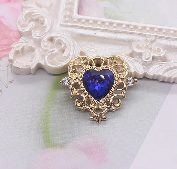 

Hollow diamond love pendant small pendant diy handmade Bucato badge decoration hanging pain bag materials
