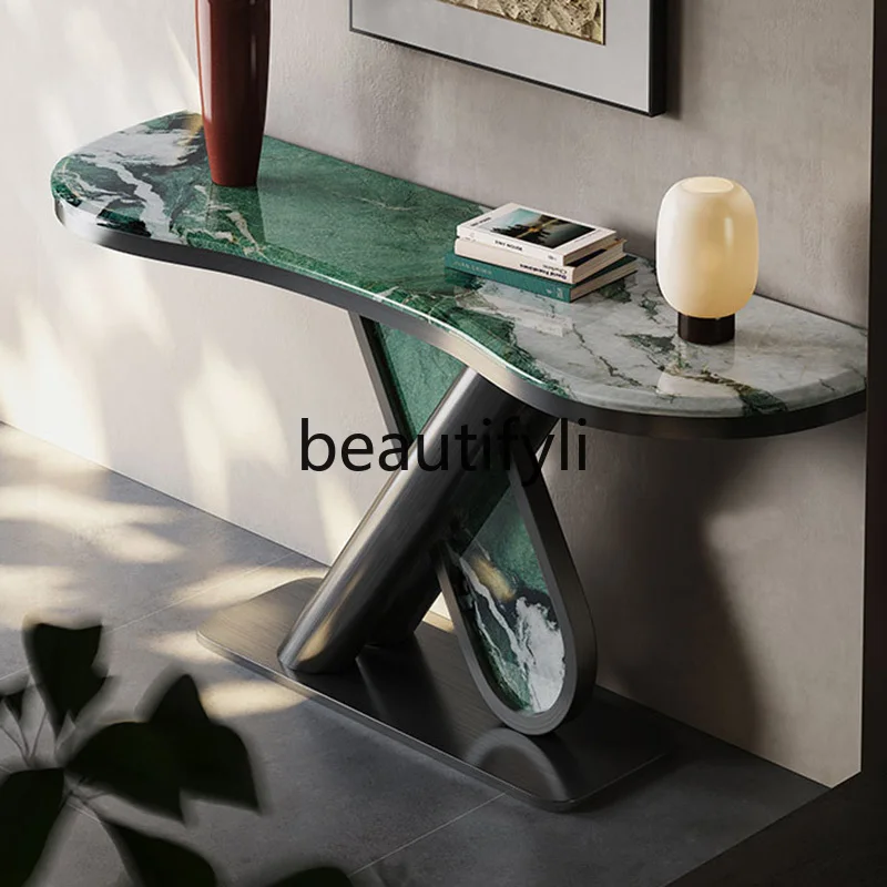

The entrance cabinet is opposite door, partition cabinet is placed, the end view table, aisle, entrance hall table.