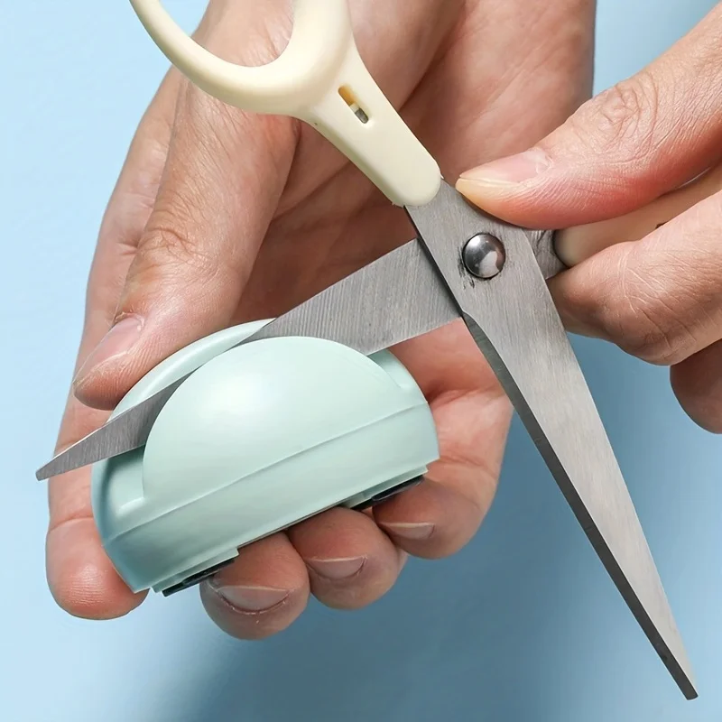 Random Color Cartoon Frog Sharpening Stone Portable Knife Scissors Sharpener for Outdoor Camping Plastic