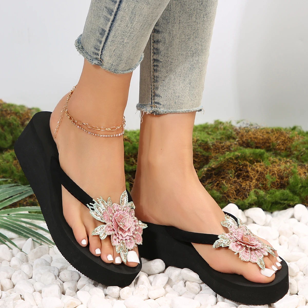 Embroidery Floral Wedge Heels Flip Flops Women Summer 2024 Beach Casual Clip Toe Sandals Woman Platform Slippers Plus Size 42