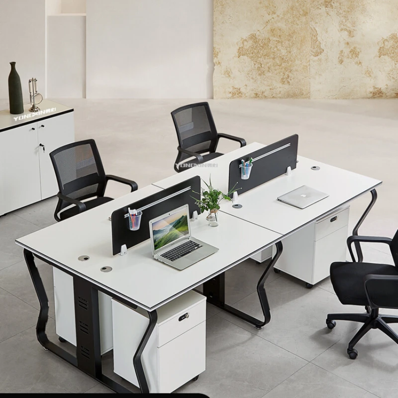 The combination of office tables and chairs is simple and modern for four people.