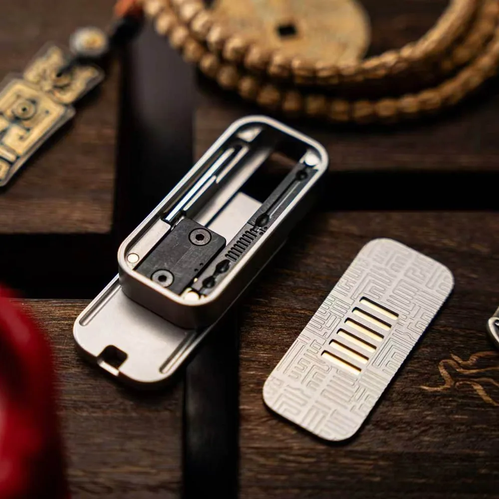 JSWEDC Stepless Stainless Steel Free-Switching Track EDC Fingertip Push Card Decompression Toy