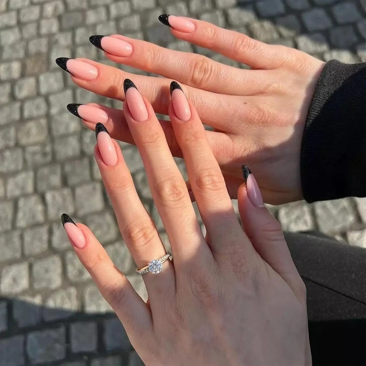 24 個のブラックフレンチポインテッドネイル、ショートプレスネイル、アーモンド、再利用可能なアクリルフェイクネイル