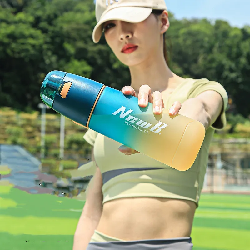 750ml Creative Spray Water Bottle Portable Durable Gym Fitness Outdoor Sport Drinking Bottle With Rope Eco-Friendly