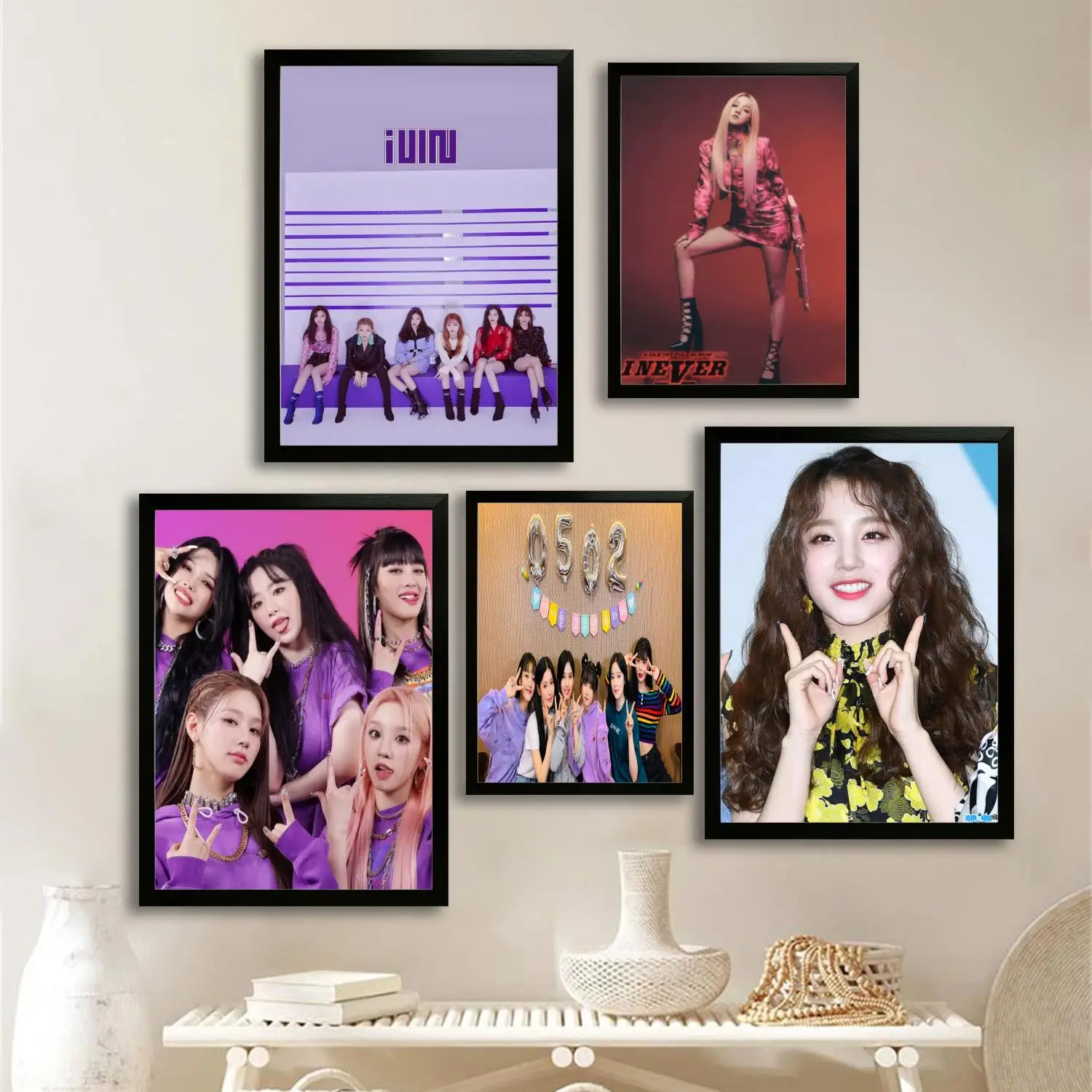 gidle singing Canvas Art Poster and Wall Art, Picture Print, Modern Family, Bedroom Decor, Posters,Decorative painting