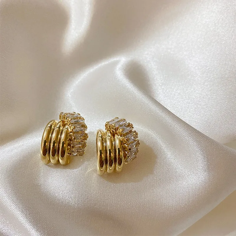 2022 K-pop New JIMIN Same Style Twist Zircon Earrings Light Luxury Fashion Trend Women Accessories Wedding Jewelry Couple Gifts