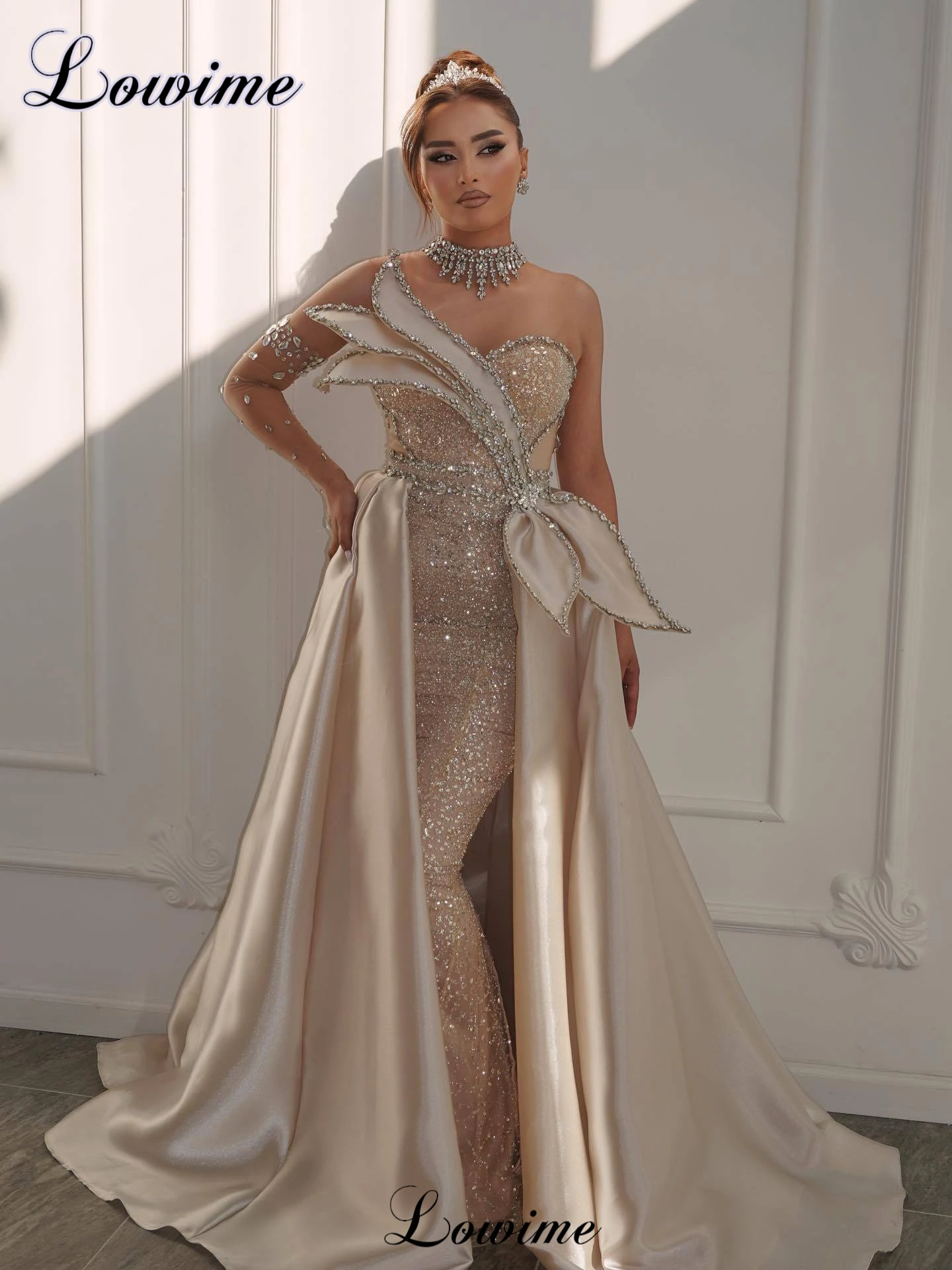 

2025 New Elegant Champagne Evening Dresses Mermaid Sheer Neck Celebrity Dresses Red Carpet Gowns Robes De Soirée Customized