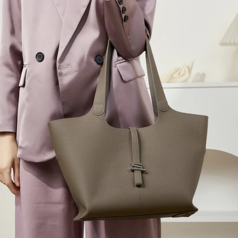 

Женская сумка-тоут из воловьей кожи с колокольчиком ветра, большая вместительная дорожная сумка на одно плечо, кожаная сумка для женщин, сумка ita